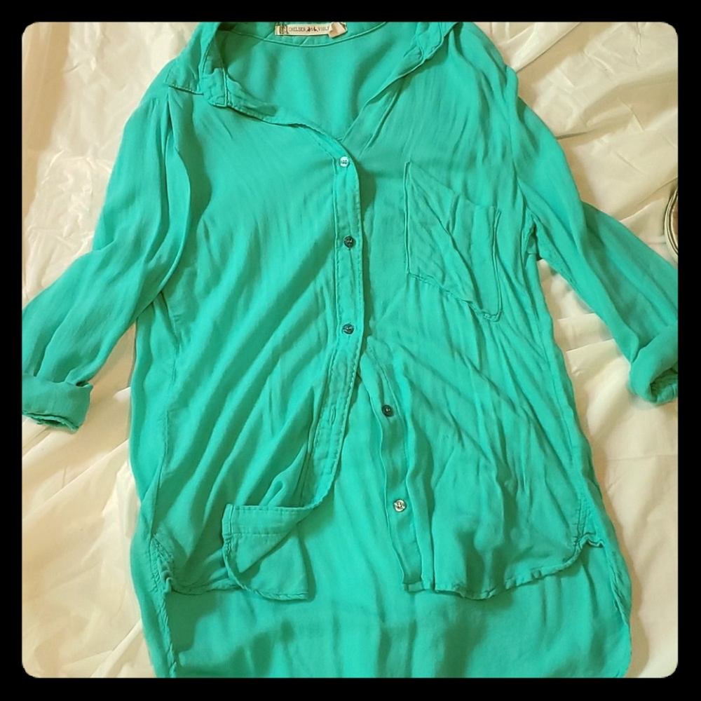 Chelsea and violet famous tissue t button up